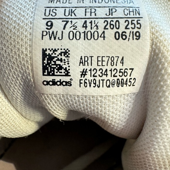 GUC- Adidas Grand Court Women’s - Picture 3 of 5